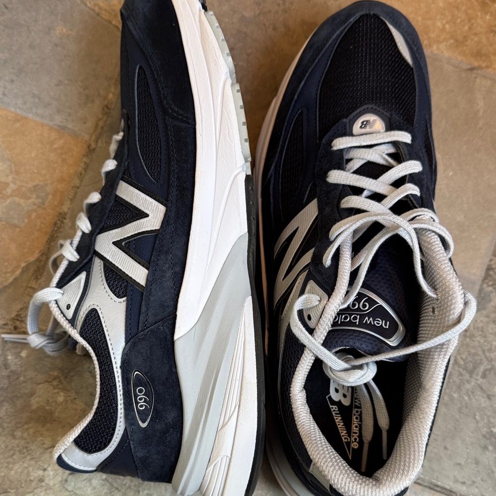 New Balance Men's Navy and White 990v6 Athletic Sneakers - Picture 9 of 9